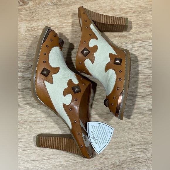 NEW Donald J Pilner Alexia Tan Canvas Studded Sportique Mule Size 7.5 - Picture 7 of 11